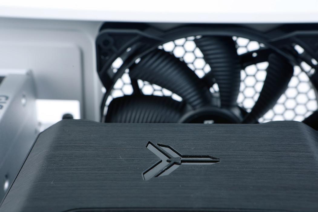 静音、空间、侧透全都要——德商德静界PUREBASE500机箱装机体验