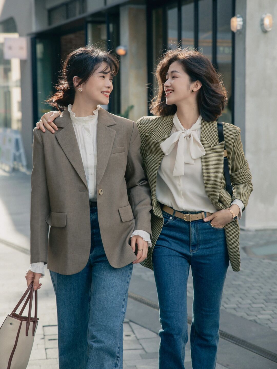 搭配春季牛仔裤的上衣推荐,初春阔腿牛仔裤配什么上衣好看