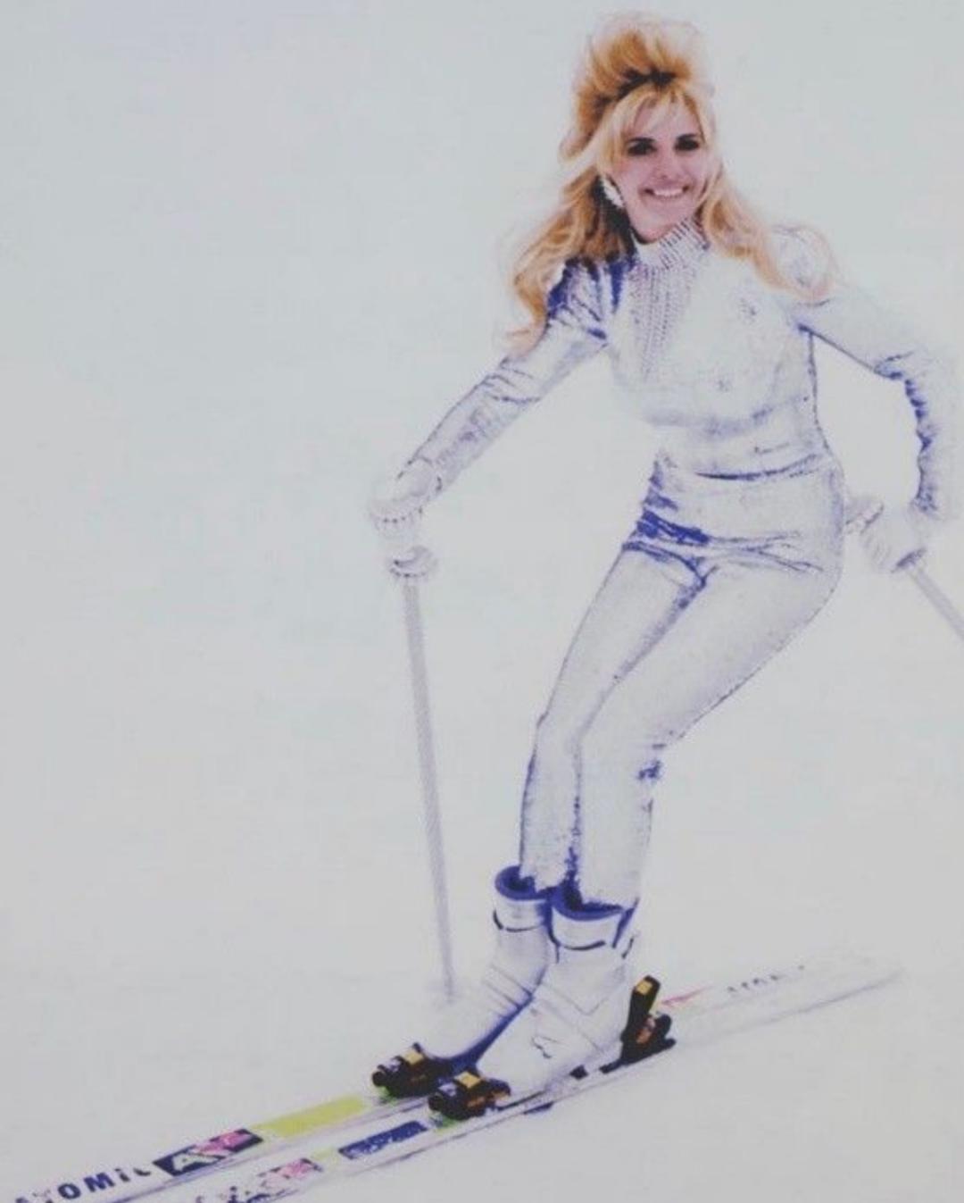 特朗普前妻突然暴毙身亡，她一生离婚4次，为拿绿卡“假”结婚