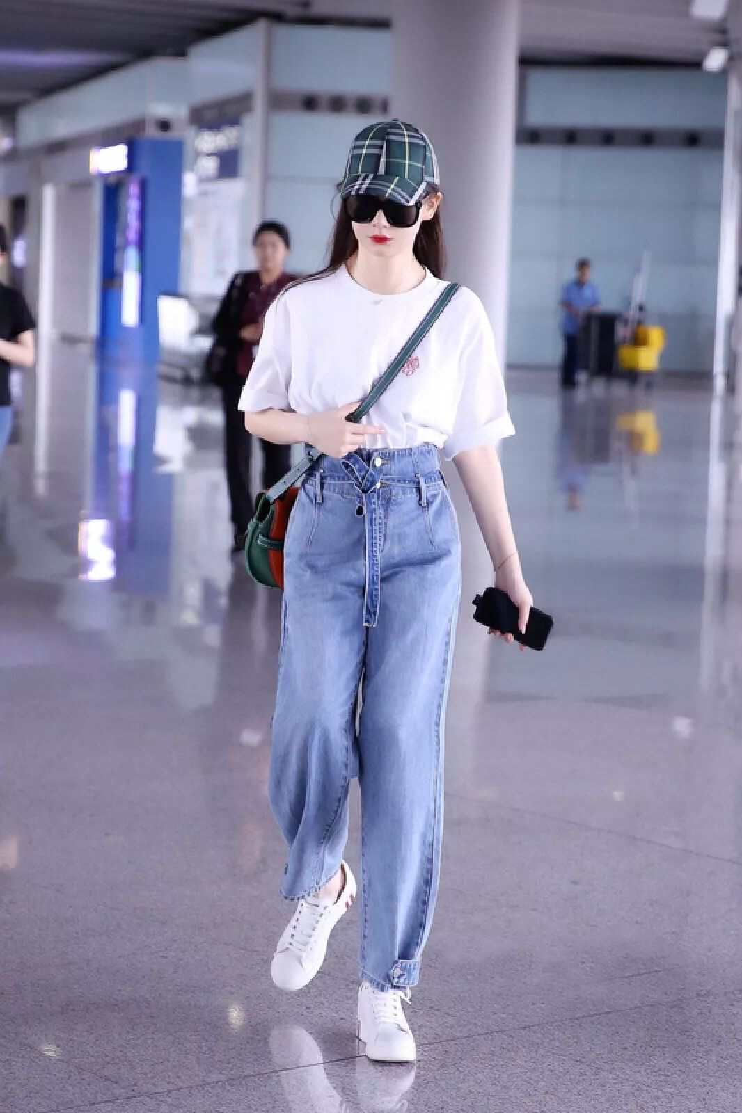 戚薇休闲鞋穿搭,戚薇穿什么样的鞋子好看