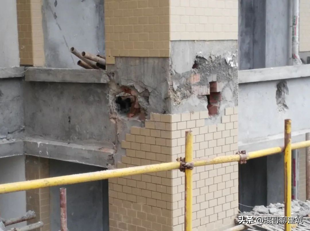 新型悬挑架全套图纸大全集,新型悬挑架半预埋和穿墙哪个安全