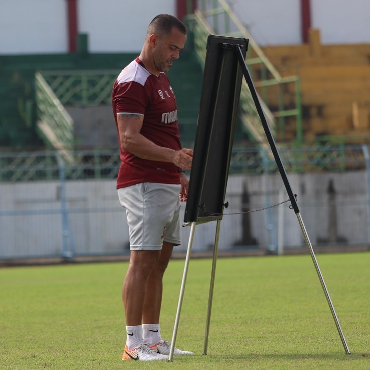 泰山队助教法比奥宣布离队,山东泰山主教练法比奥