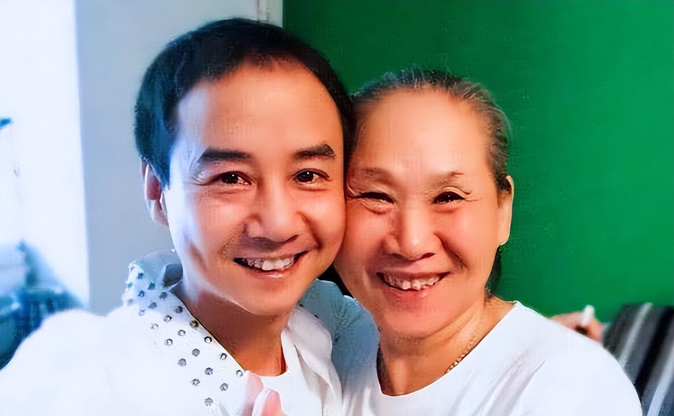 苇青演疯老太太,老太太演员苇青