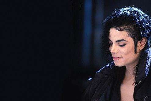 娈童？种族背叛？“流行天王”迈克尔·杰克逊毁誉参半的一生