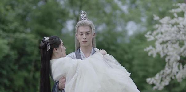 同一张脸差别可以有多大？一眼万年和丑爆屏幕全看造型师