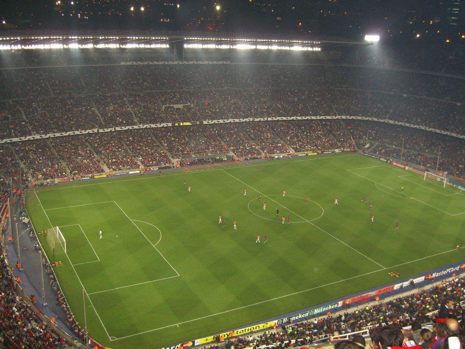 足球跟篮球哪个好练,足球和男篮哪个好