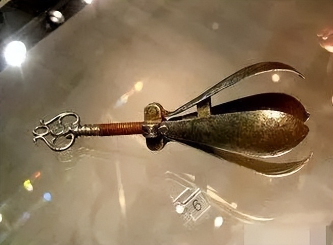 古代酷刑“铁莲花”，专门针对女性，女犯宁死也不愿意接受