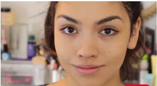 如何用海绵涂抹粉底液,用刷子刷粉底液正确方法