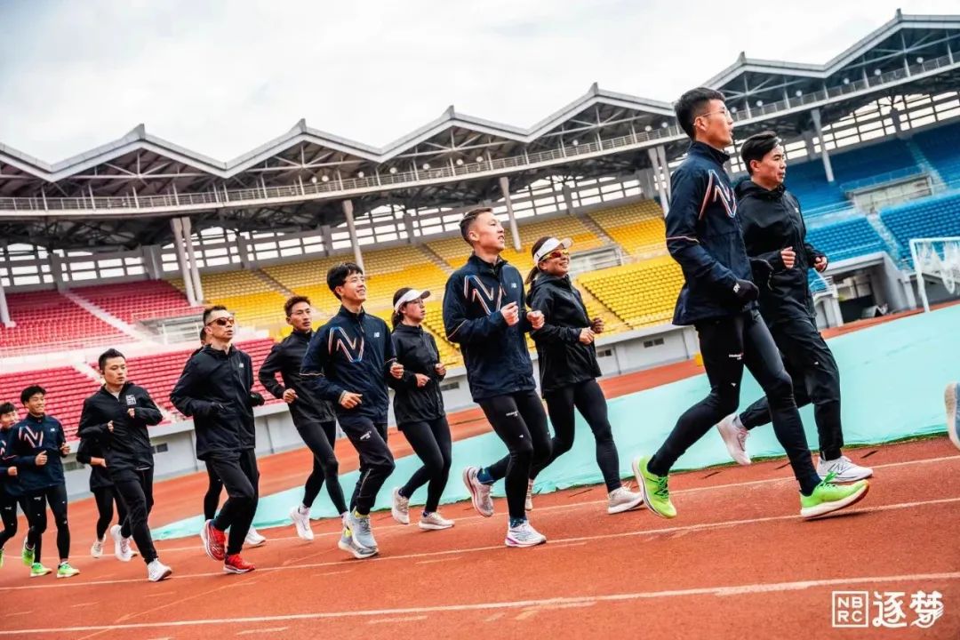 newbalance运动标语,newbalance支撑跑鞋