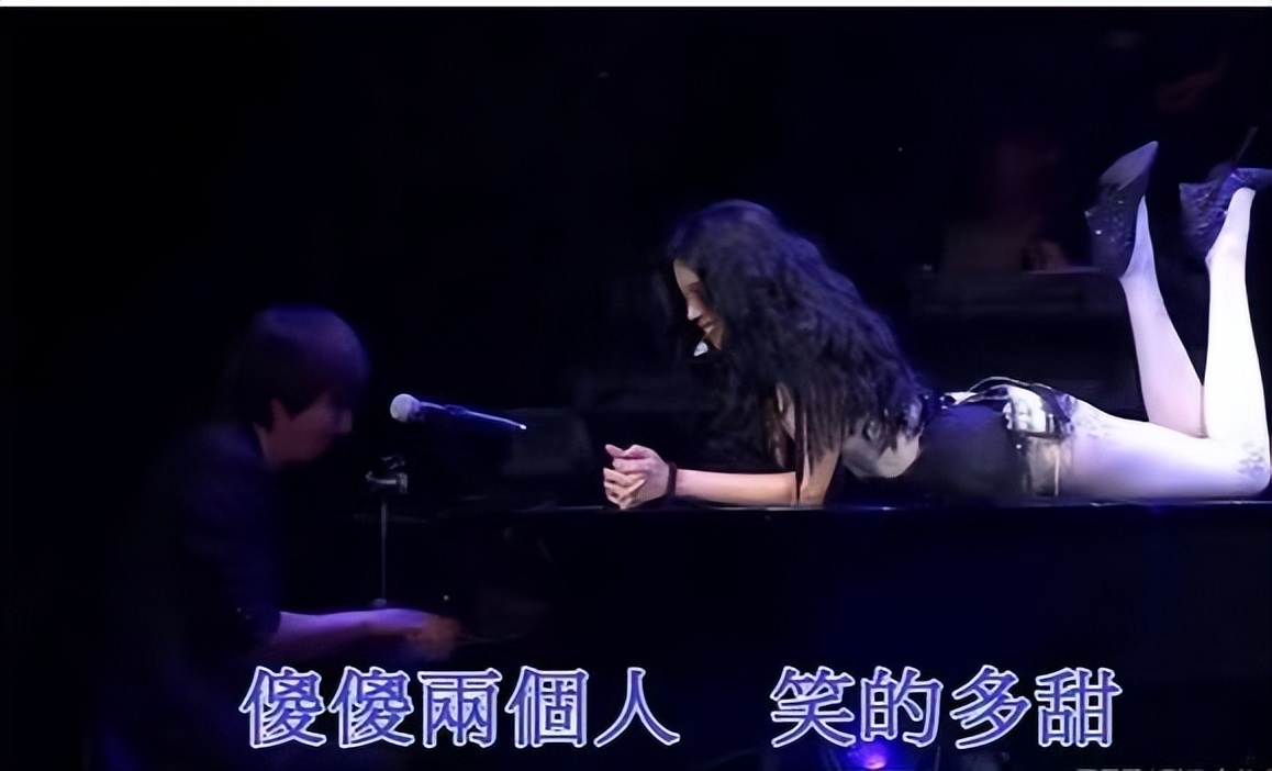 《浪姐4》热播,52岁瞿颖迅速翻红,是因为踩中了三个“*规则潜**”