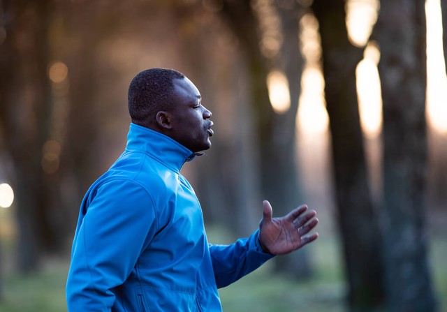 我与黑人小哥甜蜜初恋，结果是个圈套，回国后又惨遭大帅哥退婚