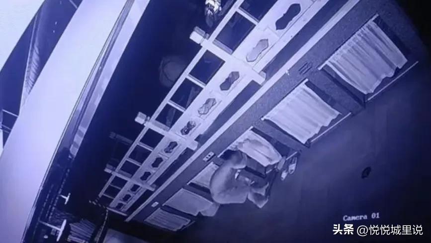 细思极恐的男子,男子在洗浴中心遭艾滋病人猥亵