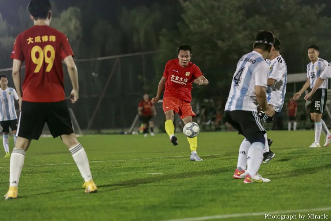 新闻|竞技绿茵,激情律政,职工足球法律行业北京赛区赛打响