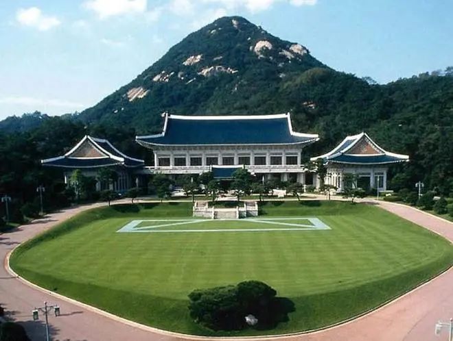 韩国，属实有点犯贱了！