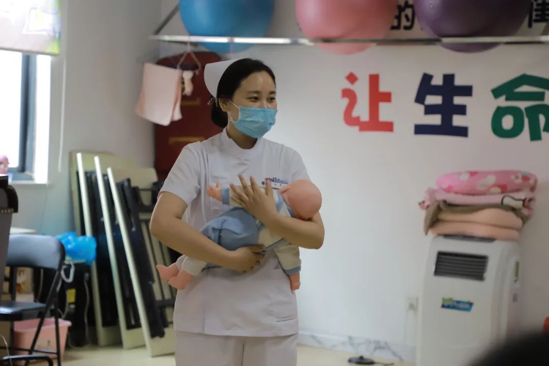 “喂”爱约“惠”！“七夕”遇上母乳喂养周