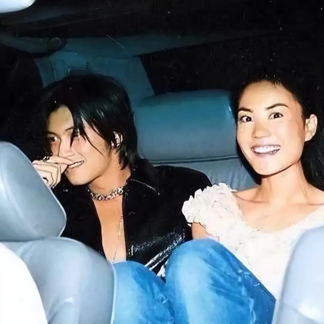 谢霆锋张柏芝王菲最新情况,谢霆锋王菲张柏芝三人同台尴尬吗