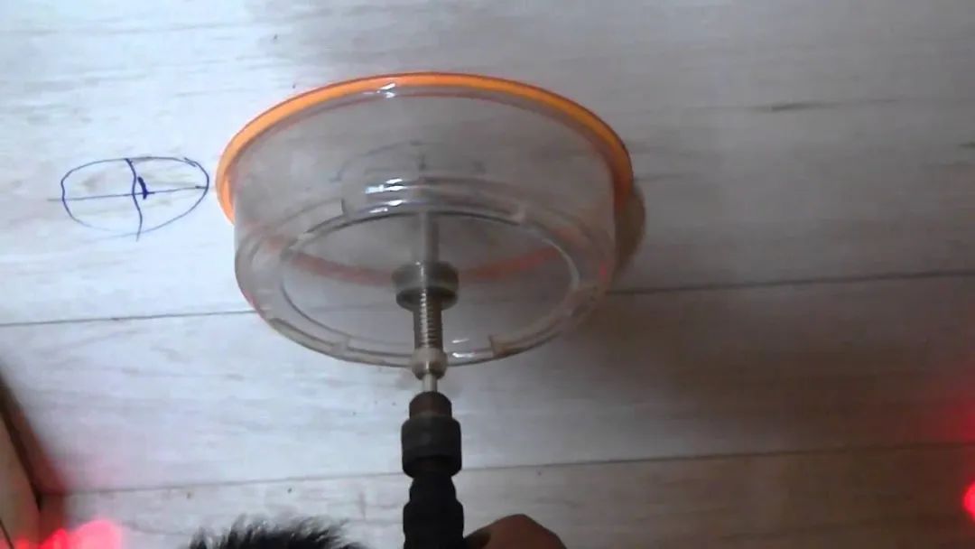 天花孔开大怎么解决,天花板开错孔补洞方法