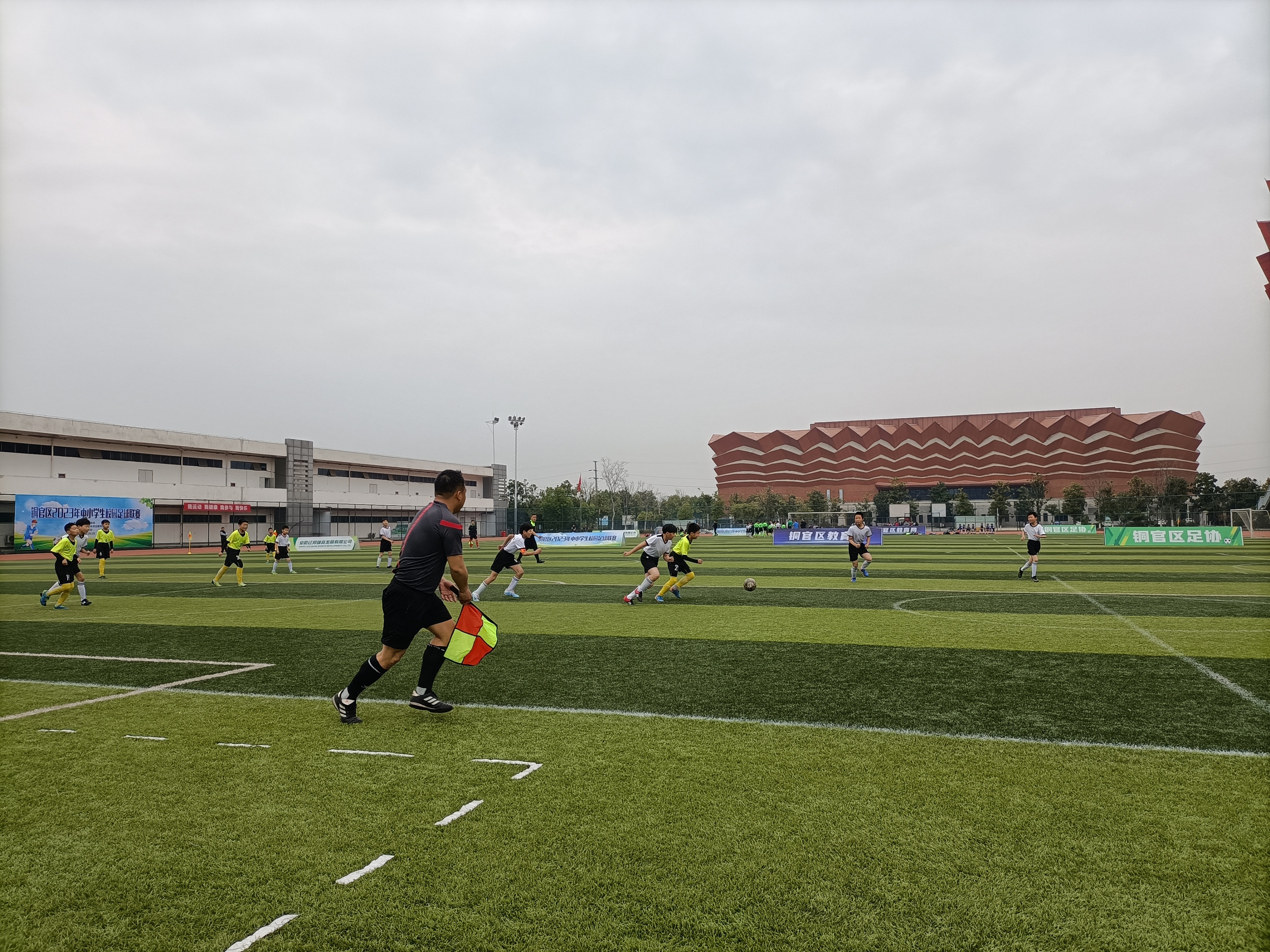 小学生足球比赛东方红小学,东方红小学2023年运动会