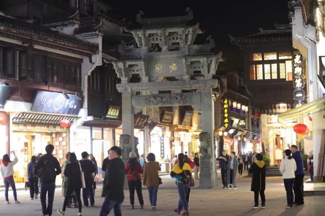 江浙沪最大的美食街,江浙美食街古镇