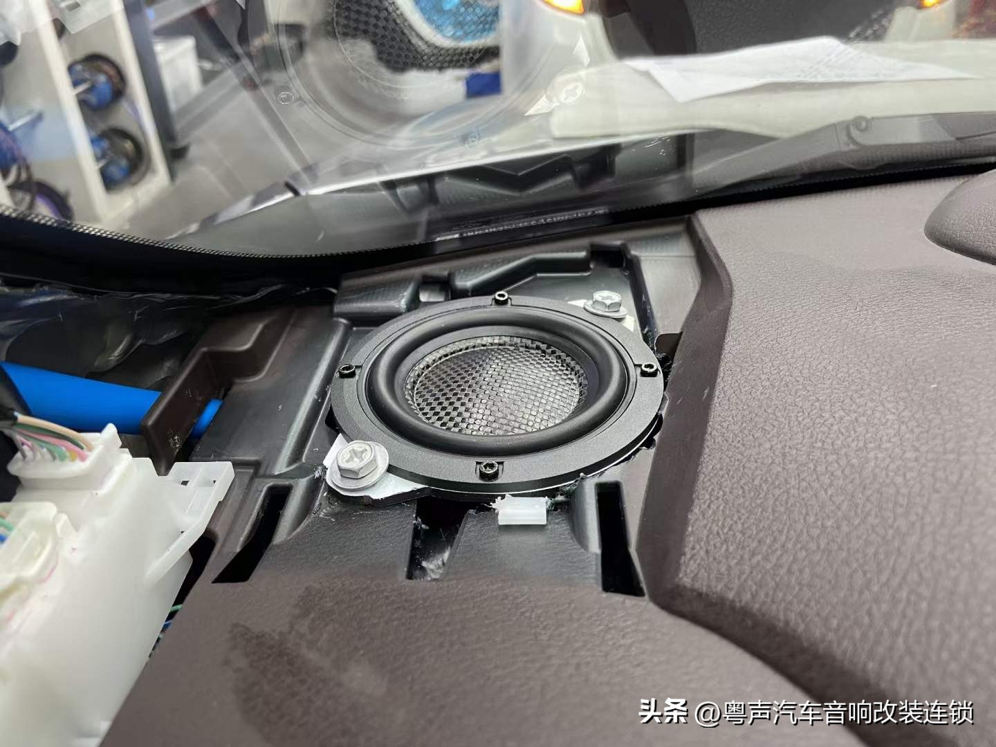 丰田塞纳音响升级,丰田塞纳升级阿尔派定制音响