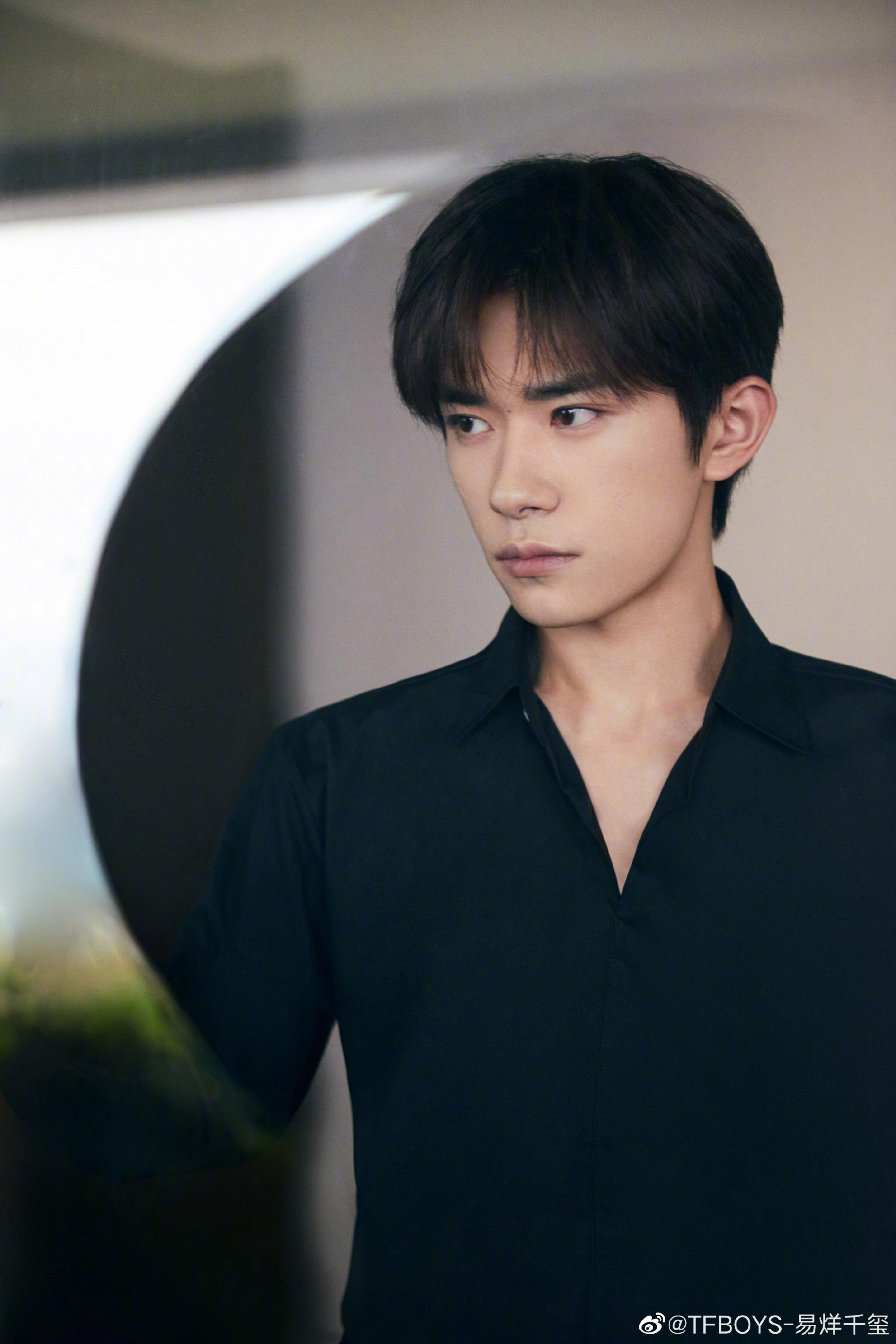 17年顶流男明星都有谁,中国十大顶流明星最新