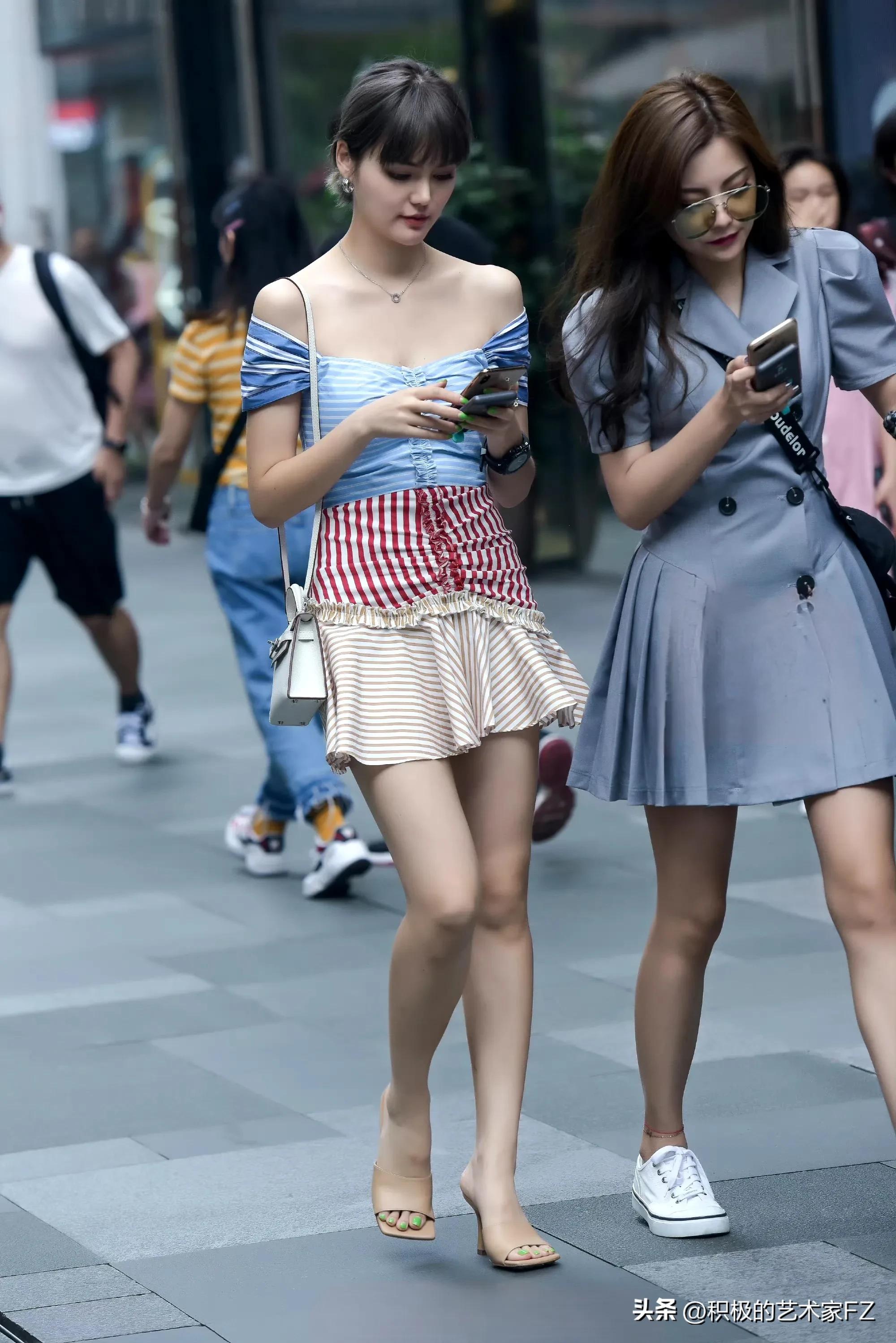 荷叶边连衣裙街拍,街拍时尚穿搭连衣裙复古