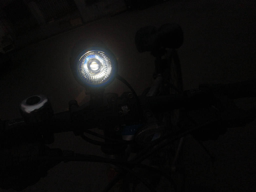 守护户外灯,傲雷驭野