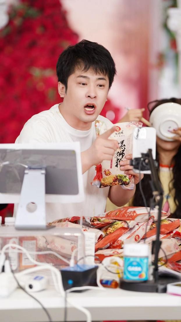 辛巴和辛选的直播,辛巴直播助农5年