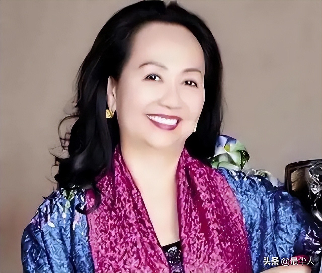 越南女首富被控诈骗120亿美元,越南女首富被捕前视频