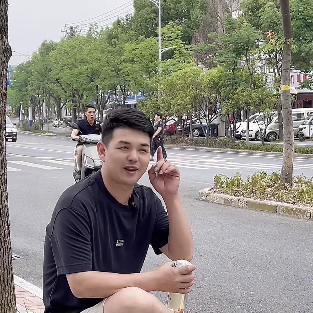 十万的车车贩子赚多少钱,车贩子一台五六万的车能挣多少钱