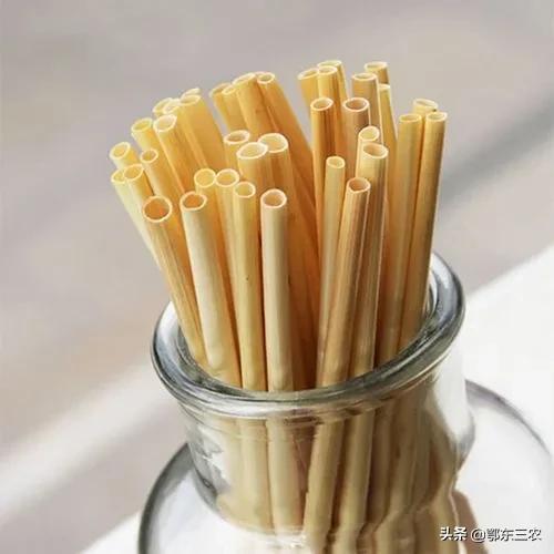 河南农民在非洲做麦草吸管月收入10万美元，是个不错的加工项目