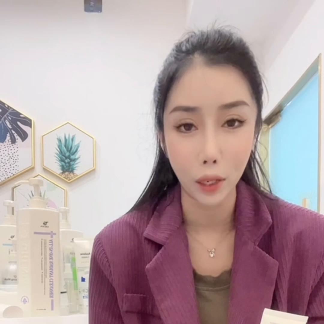 借用潘总的一句话一大部分消费群体不关注产品的本质，只在...