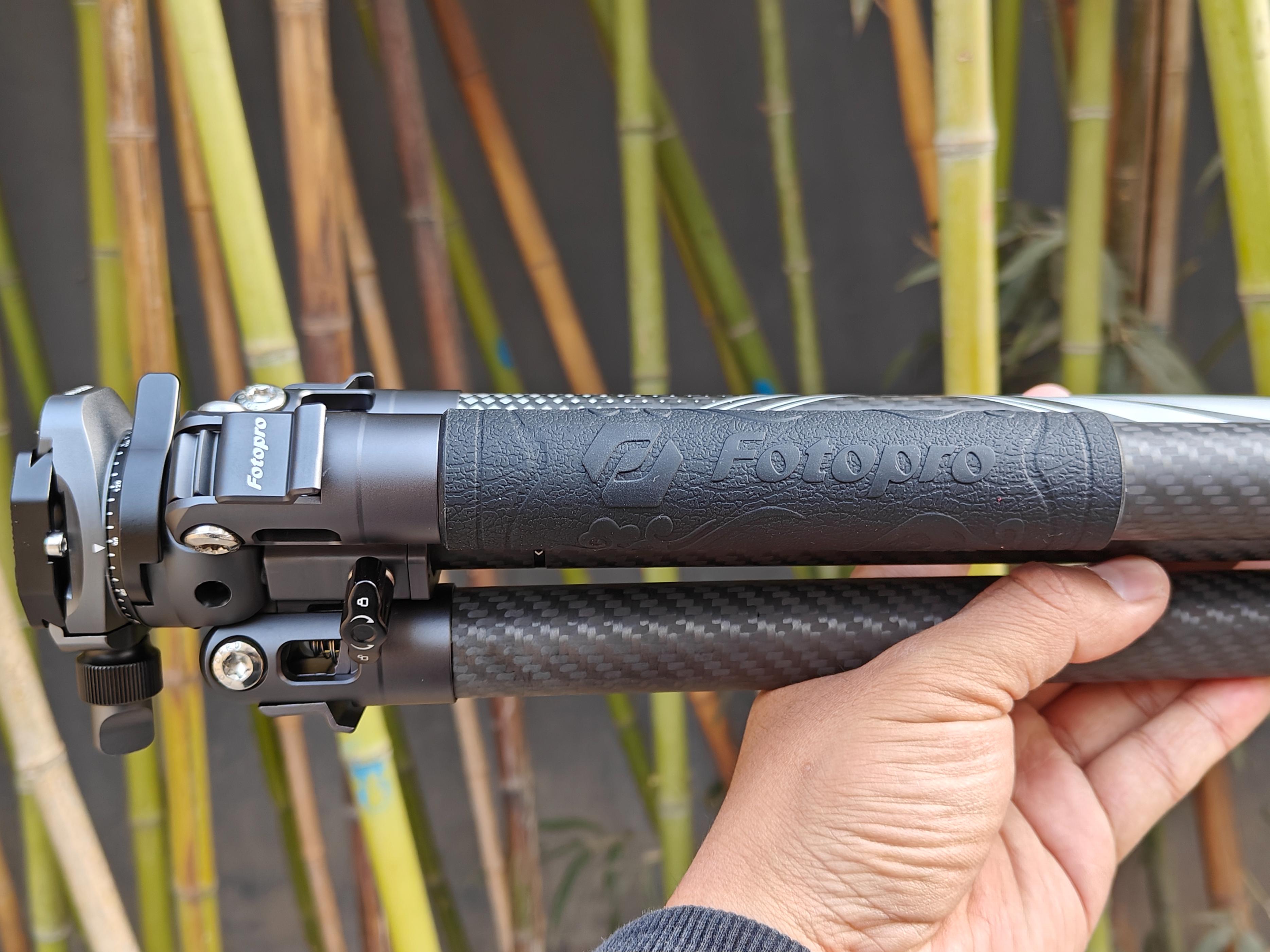 轻便小巧的自拍三脚架,轻便微单铝合金三脚架