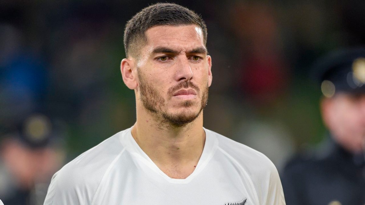 国际友谊赛新西兰卡塔尔,因种族歧视被处罚的足球运动员