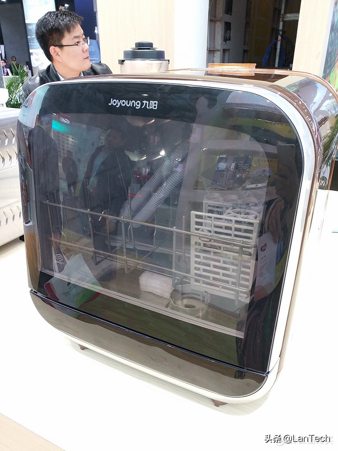 暴走两万步！海量图片带你游览2017年AWE家电展