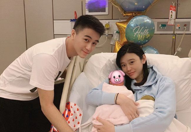 奚梦瑶：母凭子贵嫁豪门，与窦骁绯闻惹争议，她能否坐稳贵妃之路