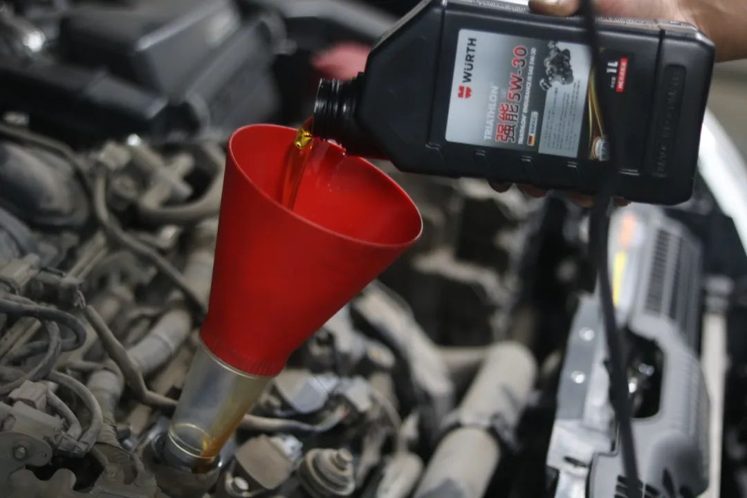 09天籁全车翻新整改多少钱,日产天籁自己撞烂了维修多少钱