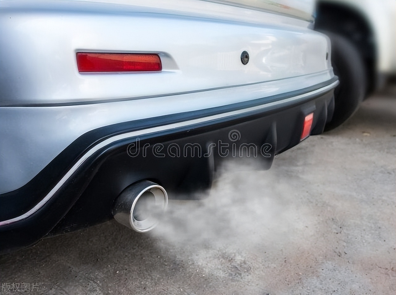 汽车排气管堵塞的症状,如果排气管被堵会有什么反应