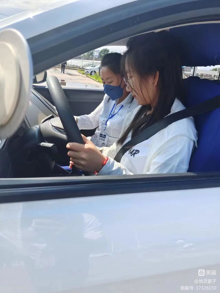 搞笑教练教车最火的视频,逼疯教练教车搞笑视频