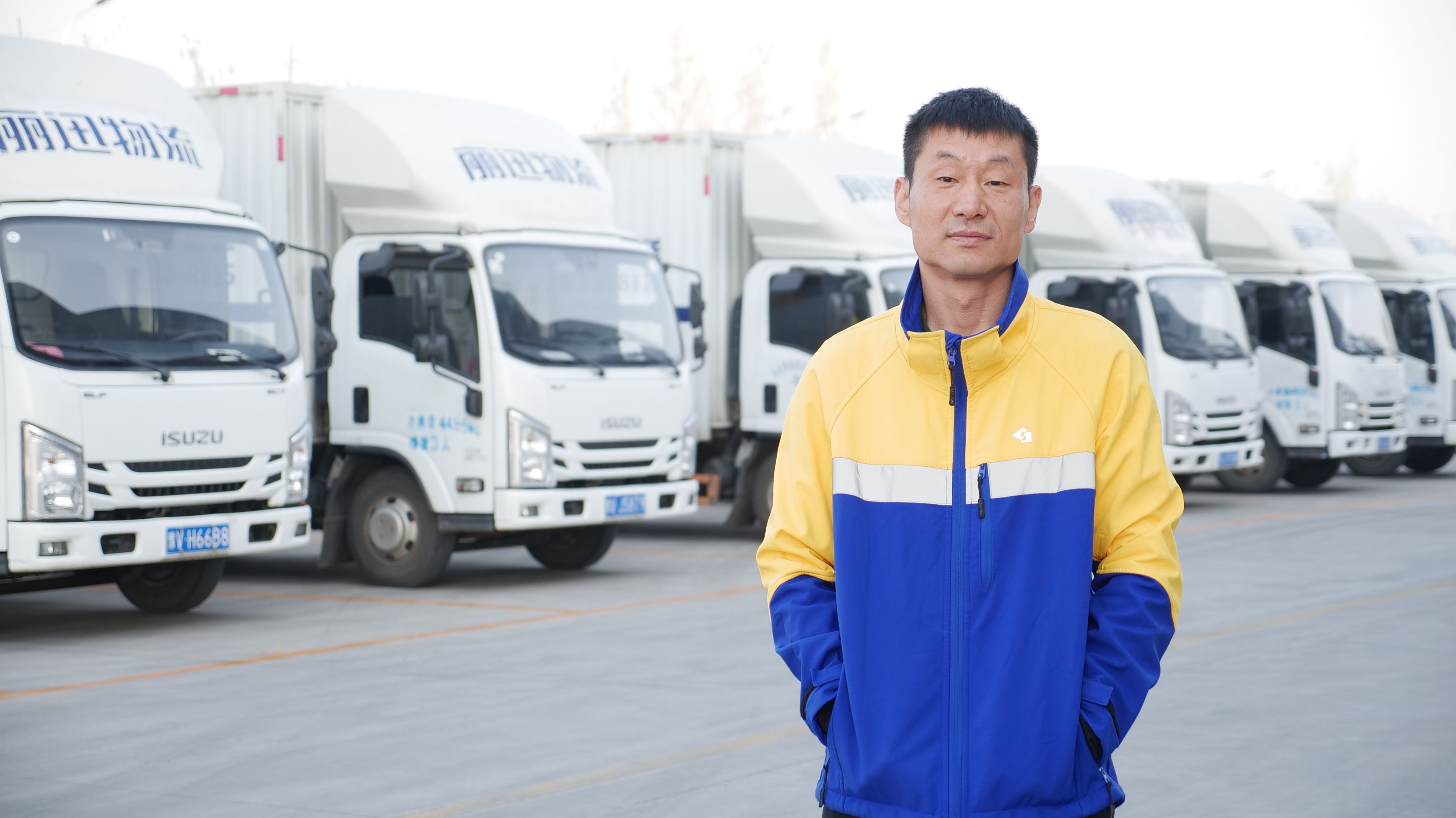 每一辆都是高品质!江西五十铃翼放轻卡助力服装运输车队高创收