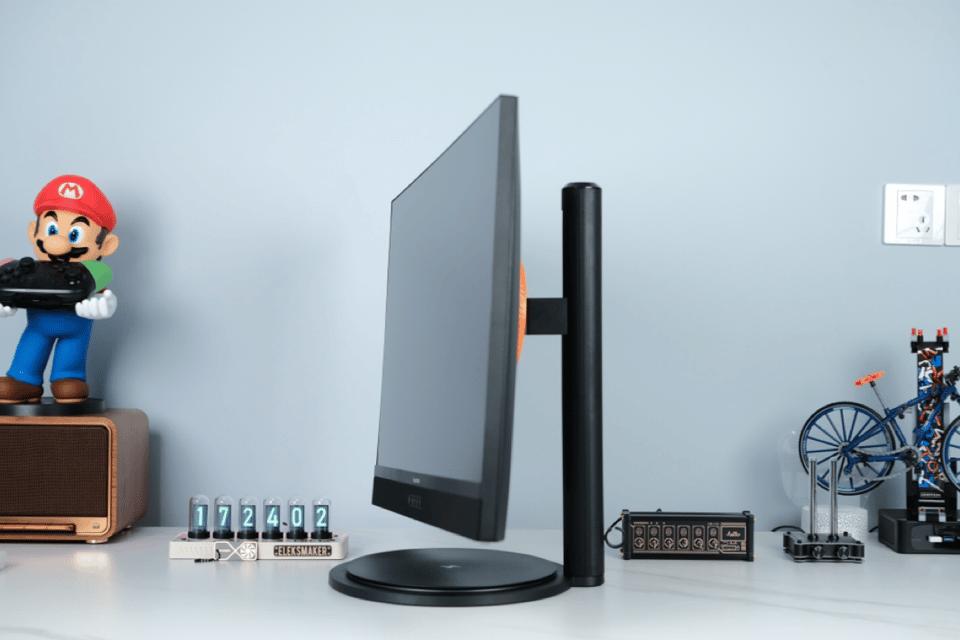 谁说显示器只能放电脑桌，老王帮你解锁自带系统显示器的新玩法