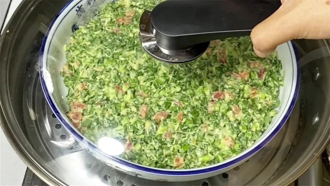 老人腰疼腿疼吃什么食物好,中老年人腰痛吃什么汤