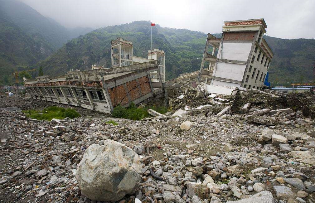 汶川大地震体现坚强作文素材,汶川大地震坚强与希望的象征