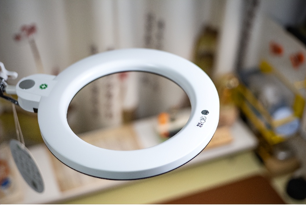 花2000块钱买灯贵吗,花2500买个灯是不是交了智商税