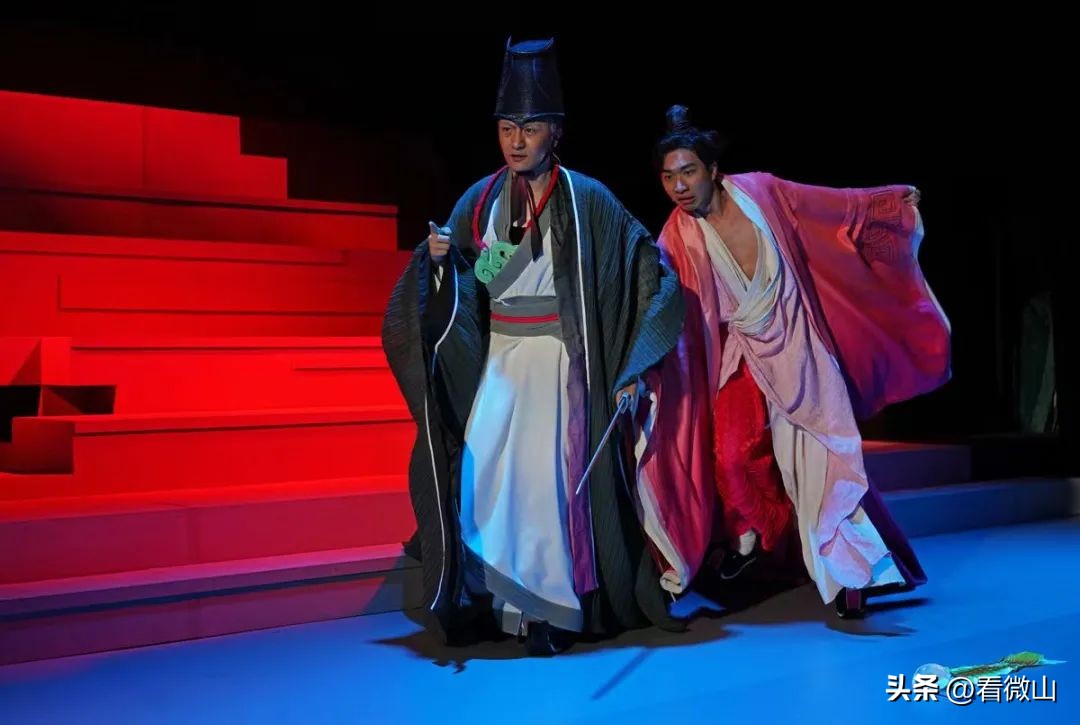 邀请剧目|《孔丘-当我们在谈论孔夫子的时候，我们在谈些什么？》#青年导演创作扶持计划##拉着拉杆箱来看戏#