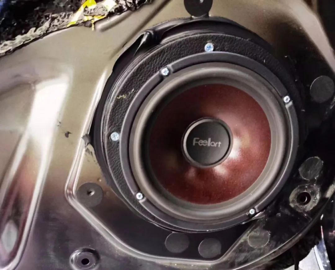 五十铃皮卡改音响大概多少钱,五十铃皮卡音响改装