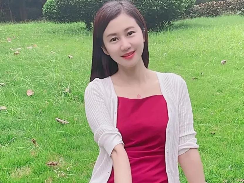 人生不易，别去求人可怜；生活虽苦，自己努力拼搏！