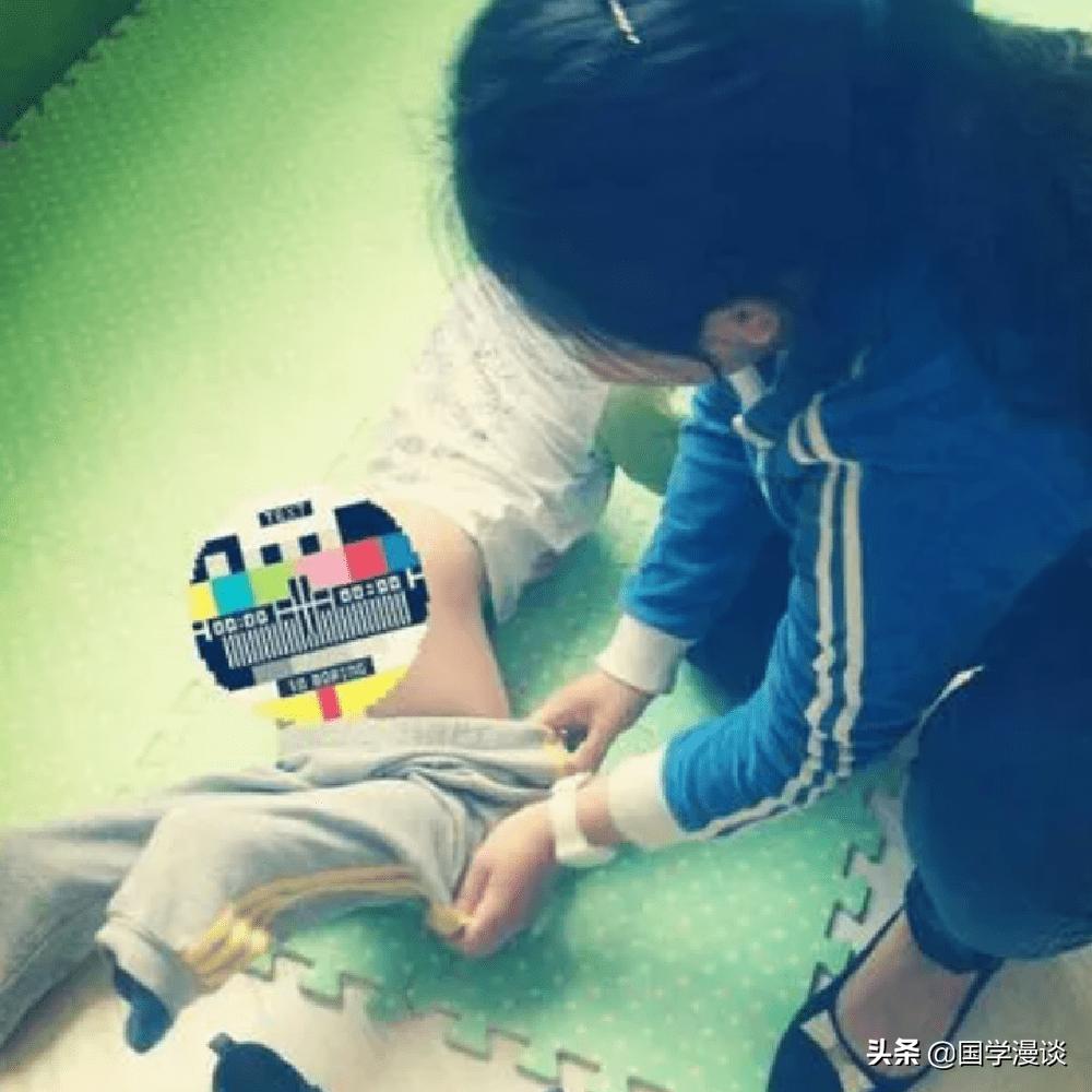 孩子6岁，仍然把“粑粑”拉在裤子里，妈妈的崩溃只换来情况恶化