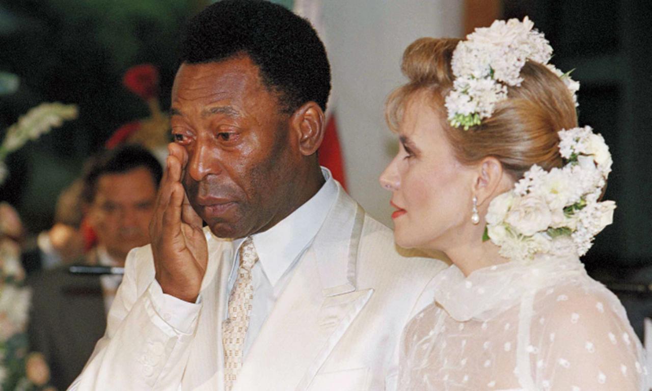 球王贝利与他的日本妻子,球王贝利第三任妻子