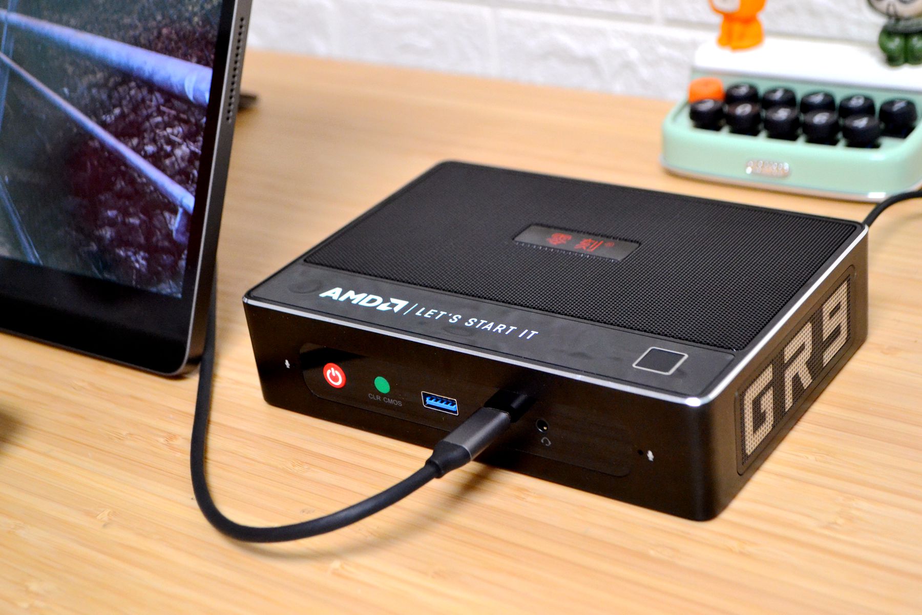 传统主机被取代？同样的性能，体积小了N倍!零刻GTR5迷你主机测评